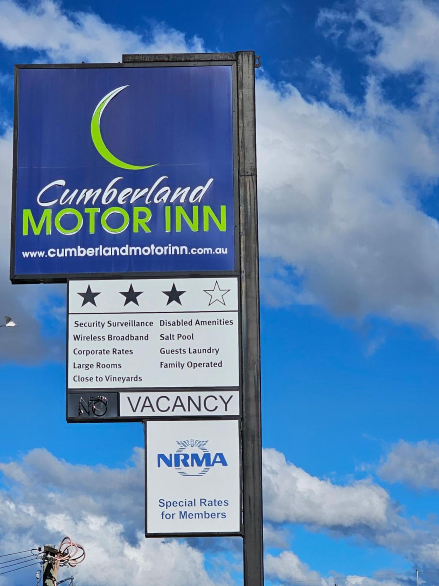 Cumberland Motor Inn Сеснок Екстериор снимка